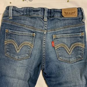 Levi’s size 7 Slim “Skinny jeans”